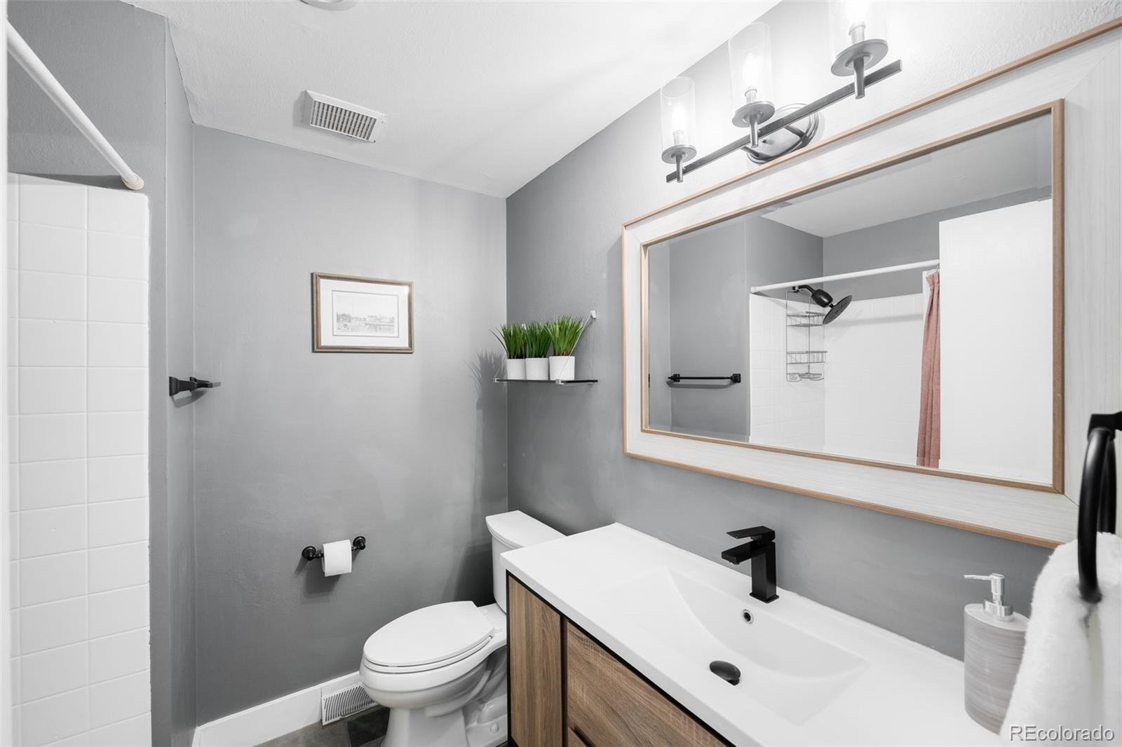 MLS Image #9 for 6960 e wyoming place,denver, Colorado