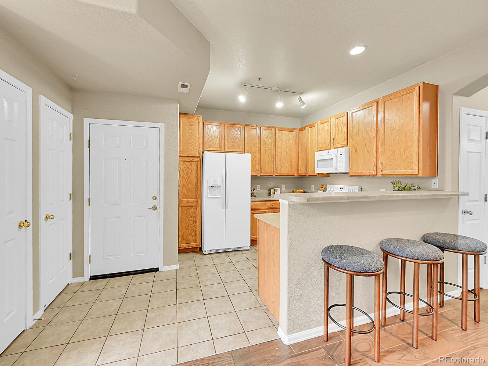 MLS Image #6 for 16366 e fremont avenue,aurora, Colorado