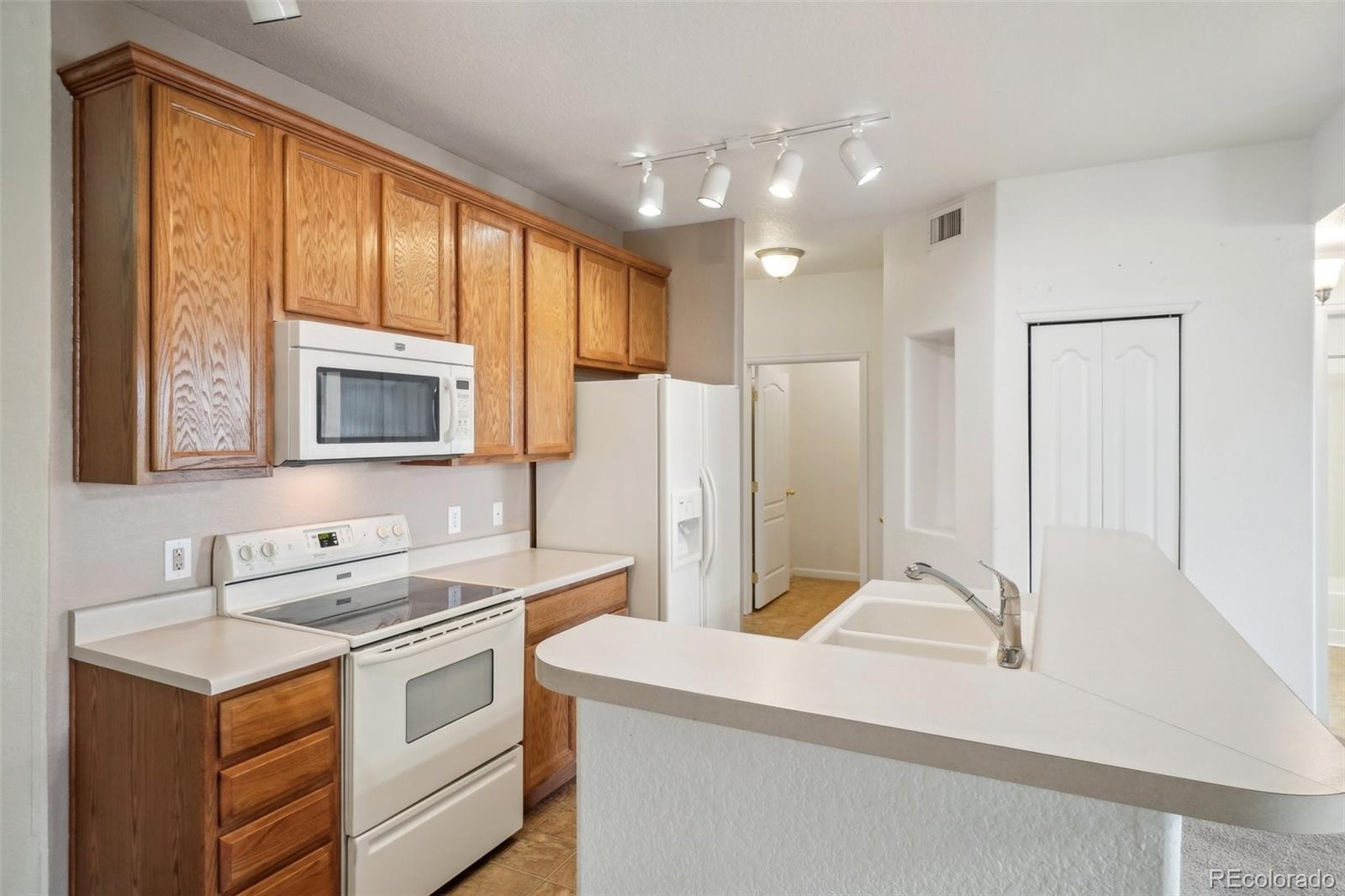 MLS Image #7 for 10259 w 55th drive 103,arvada, Colorado