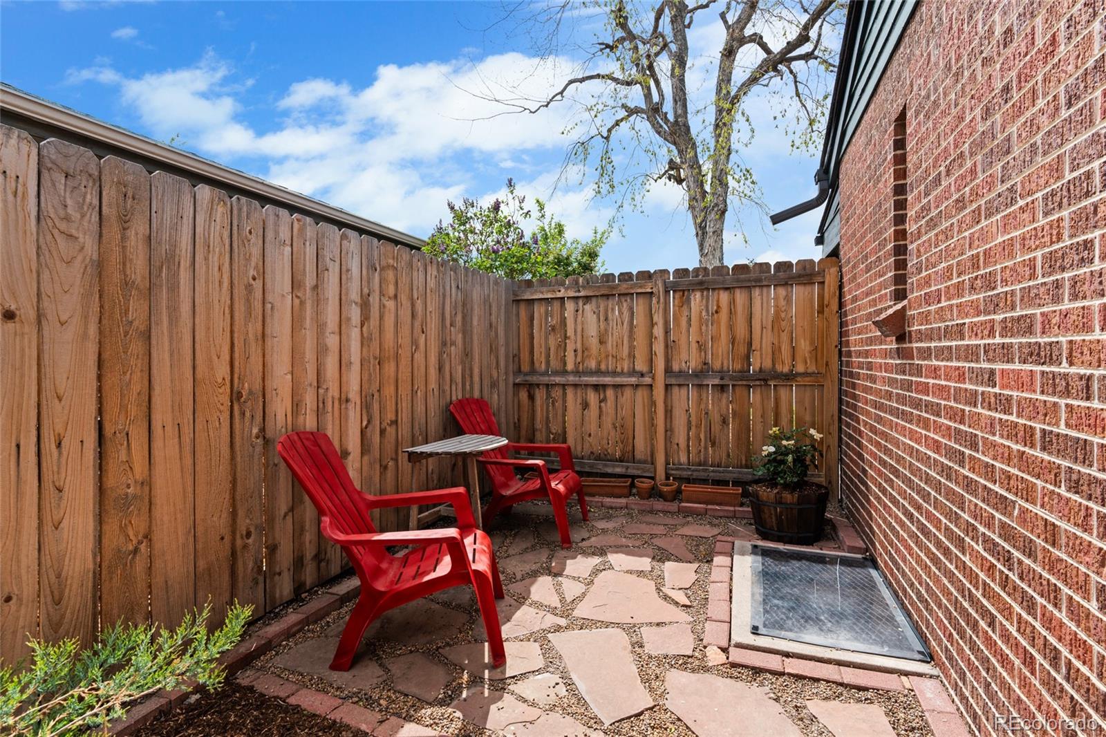 MLS Image #41 for 2120 n poplar street,denver, Colorado