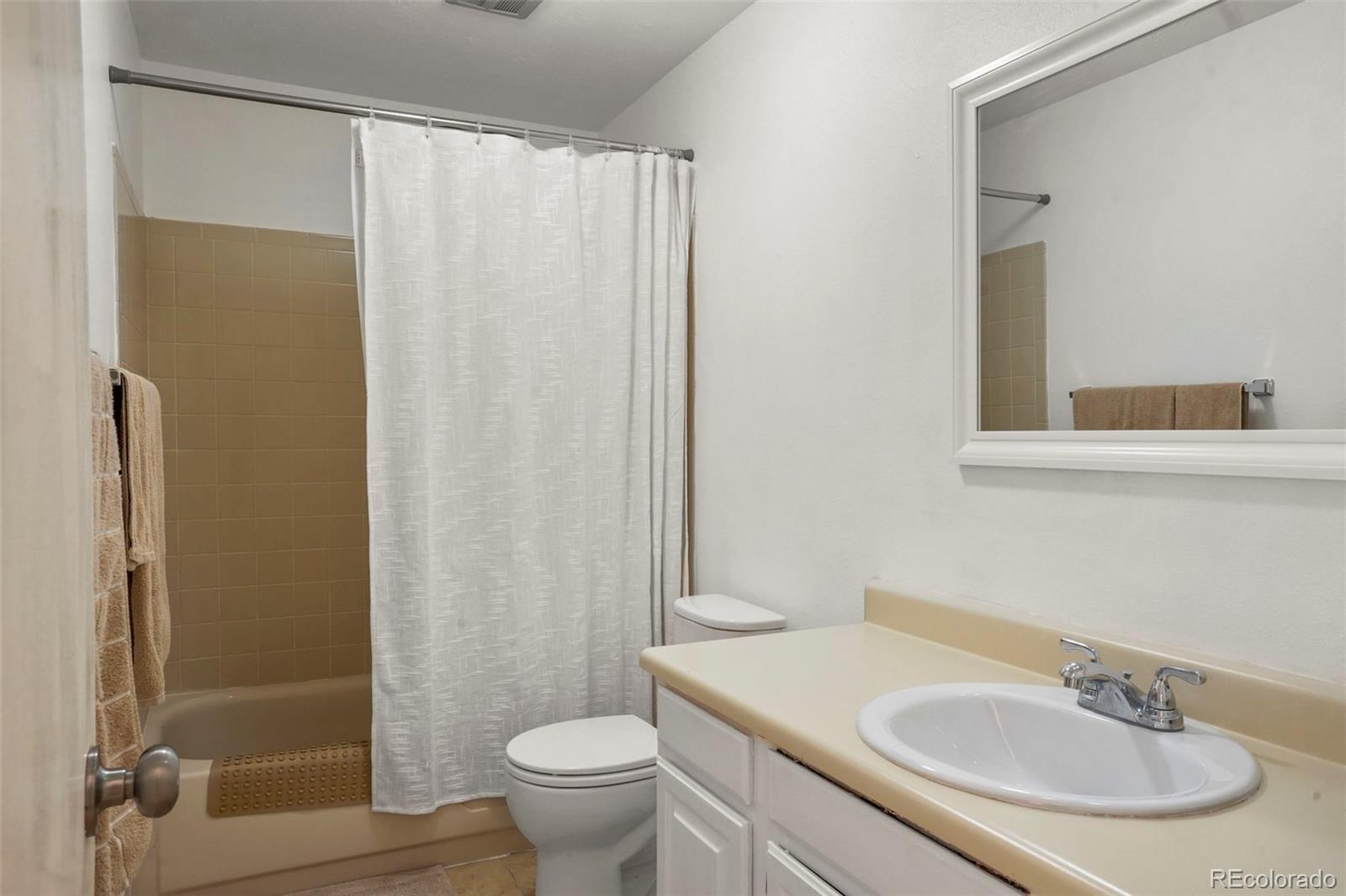 MLS Image #22 for 10930 e berry place,englewood, Colorado