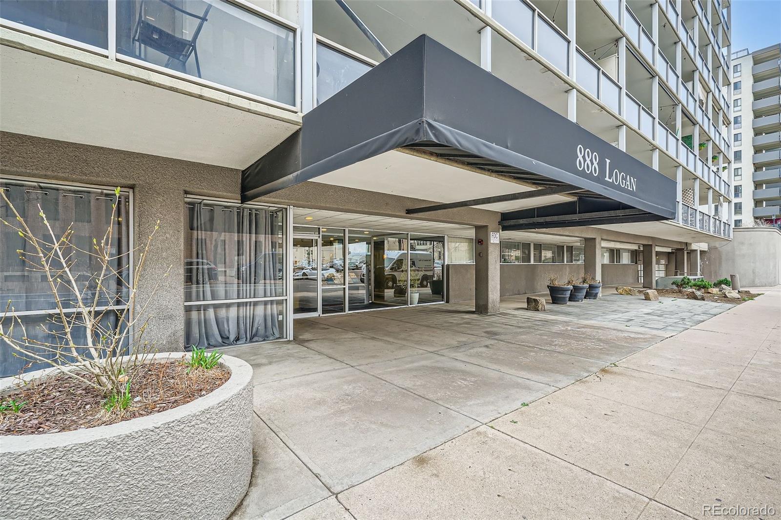 MLS Image #0 for 888 n logan street 4a,denver, Colorado