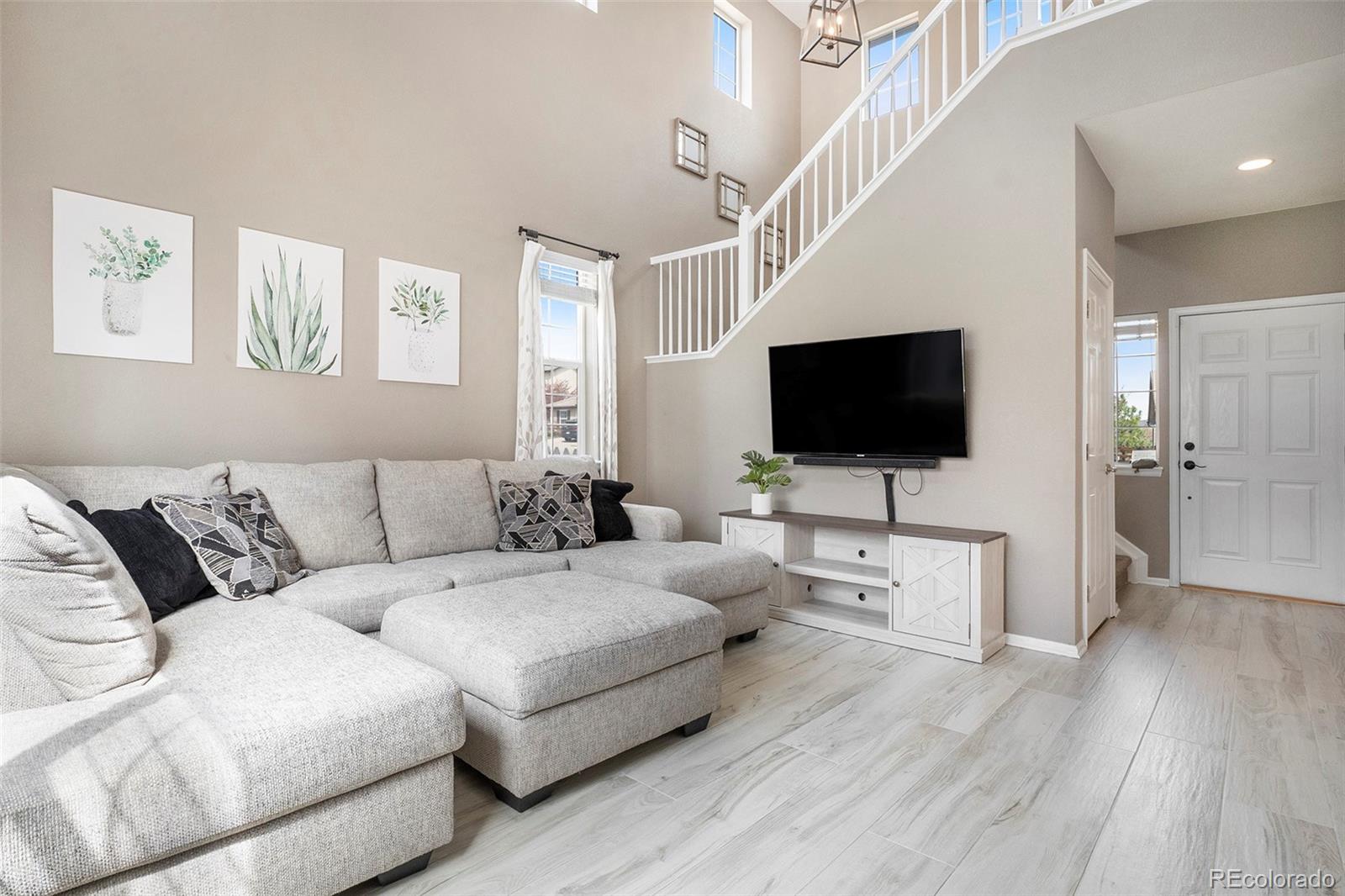 MLS Image #3 for 4307  beautiful circle,castle rock, Colorado