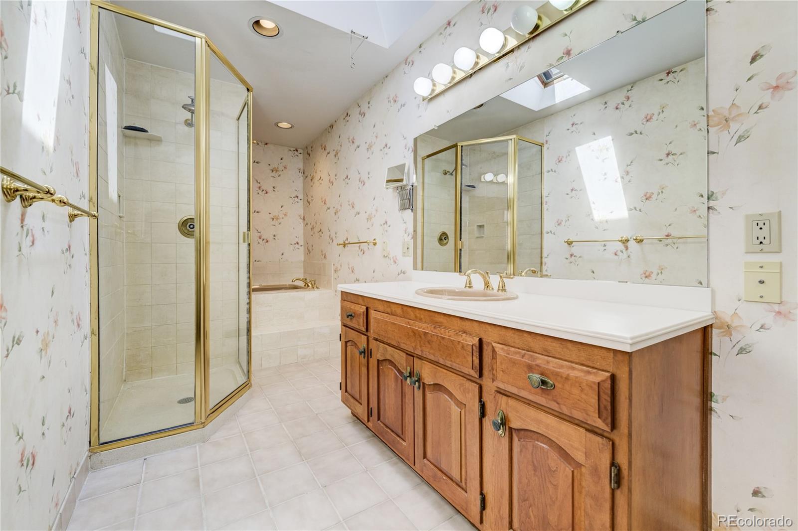 MLS Image #19 for 2285 n monaco parkway,denver, Colorado