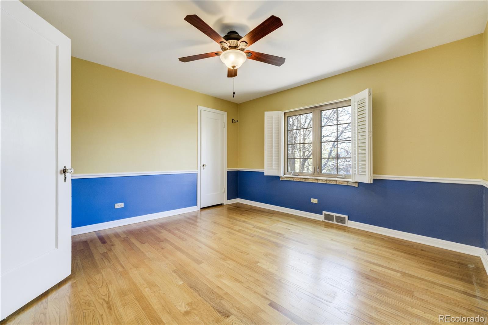 MLS Image #23 for 2285 n monaco parkway,denver, Colorado
