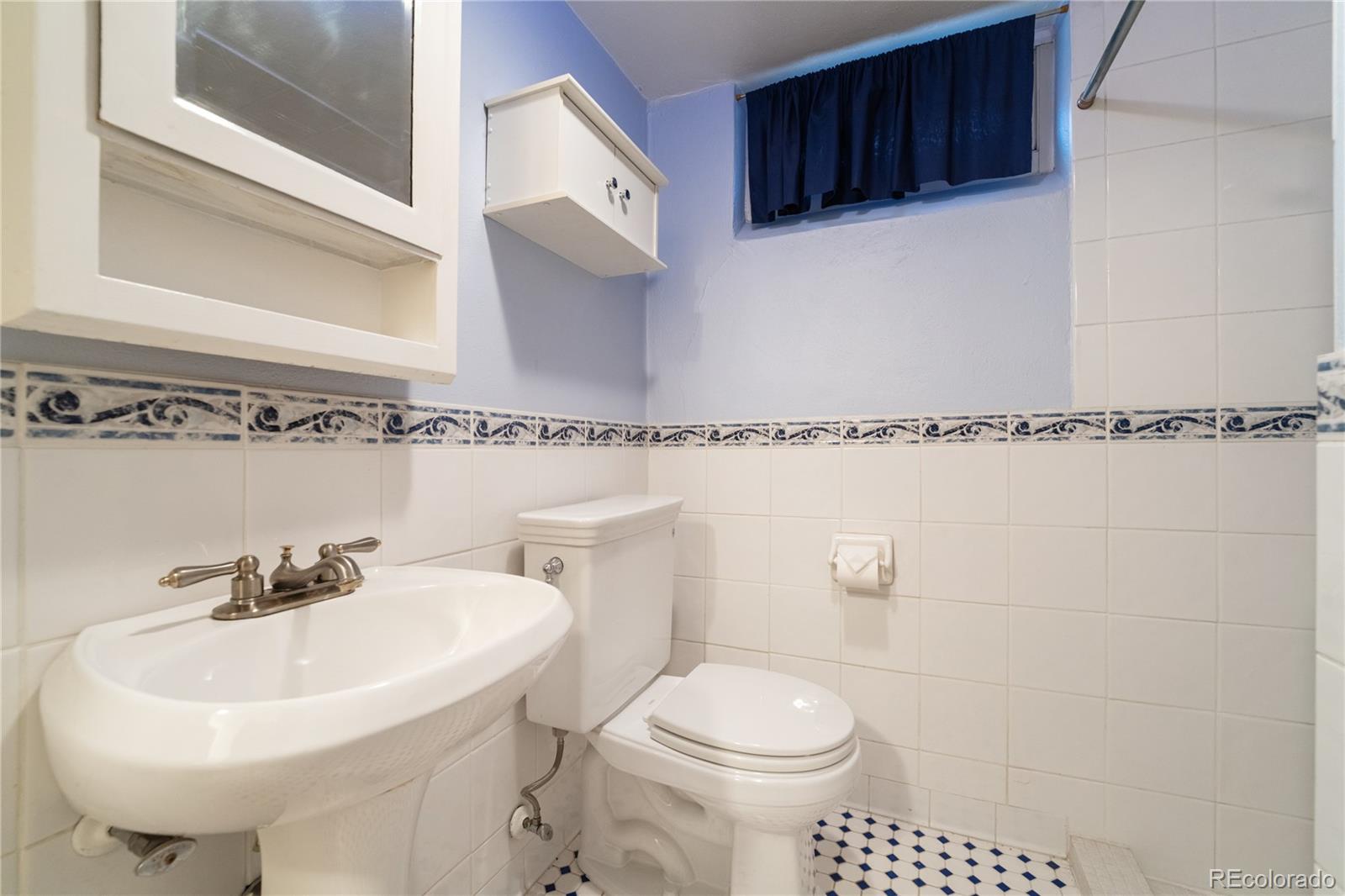 MLS Image #28 for 2285 n monaco parkway,denver, Colorado