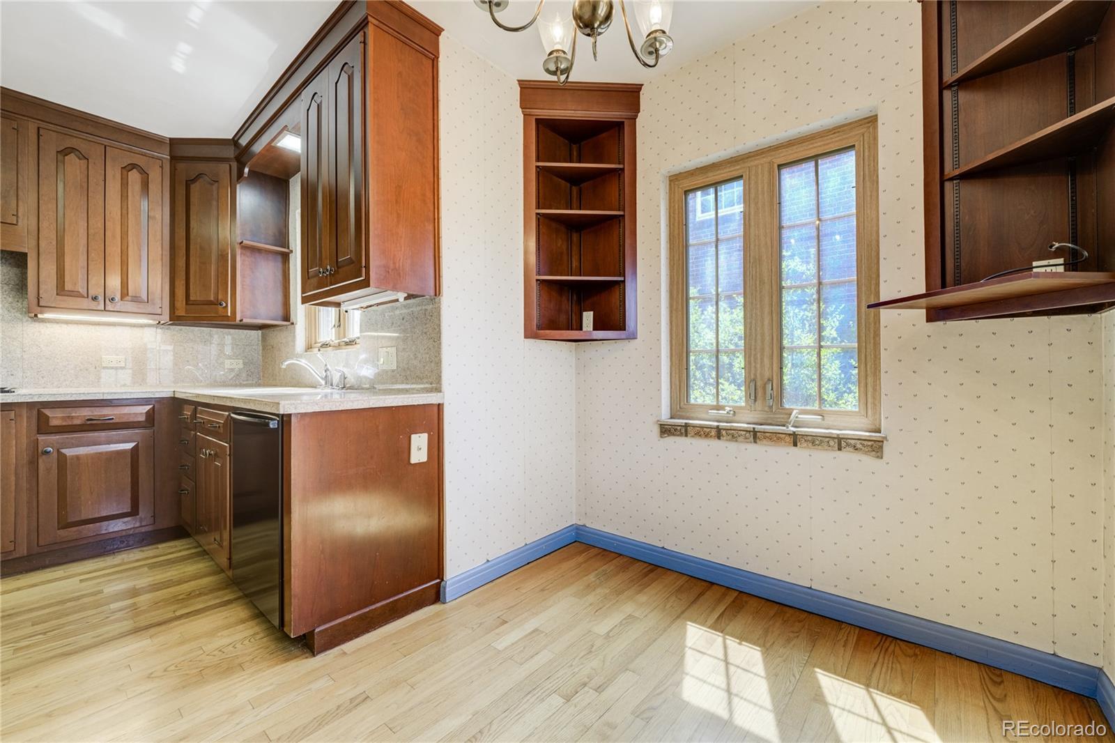MLS Image #8 for 2285 n monaco parkway,denver, Colorado