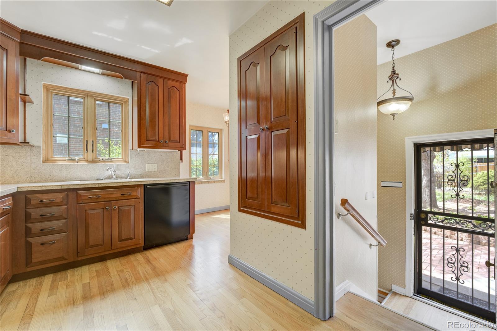 MLS Image #9 for 2285 n monaco parkway,denver, Colorado