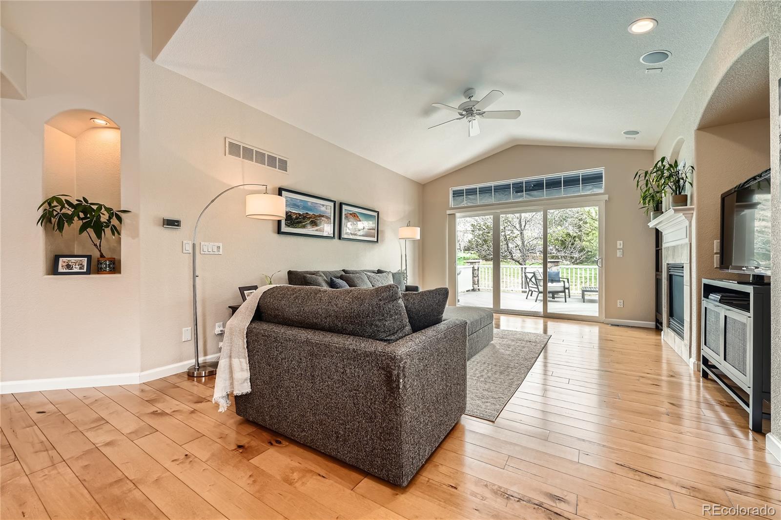 MLS Image #10 for 9825 s iris court,littleton, Colorado