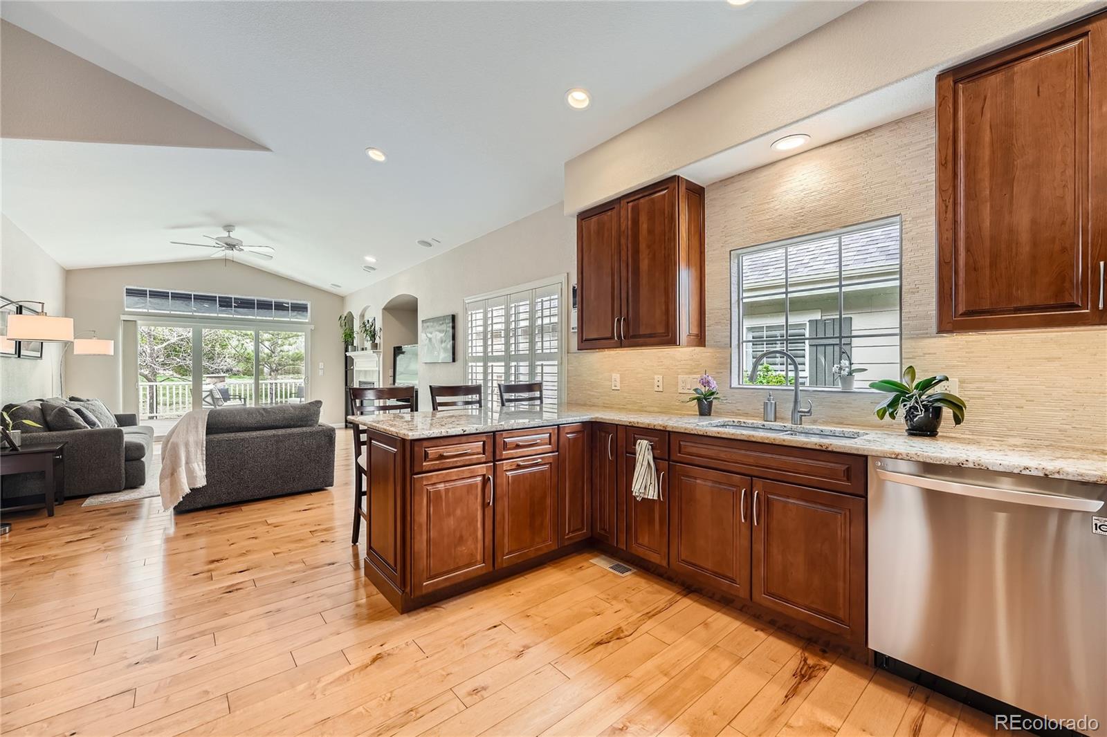 MLS Image #5 for 9825 s iris court,littleton, Colorado