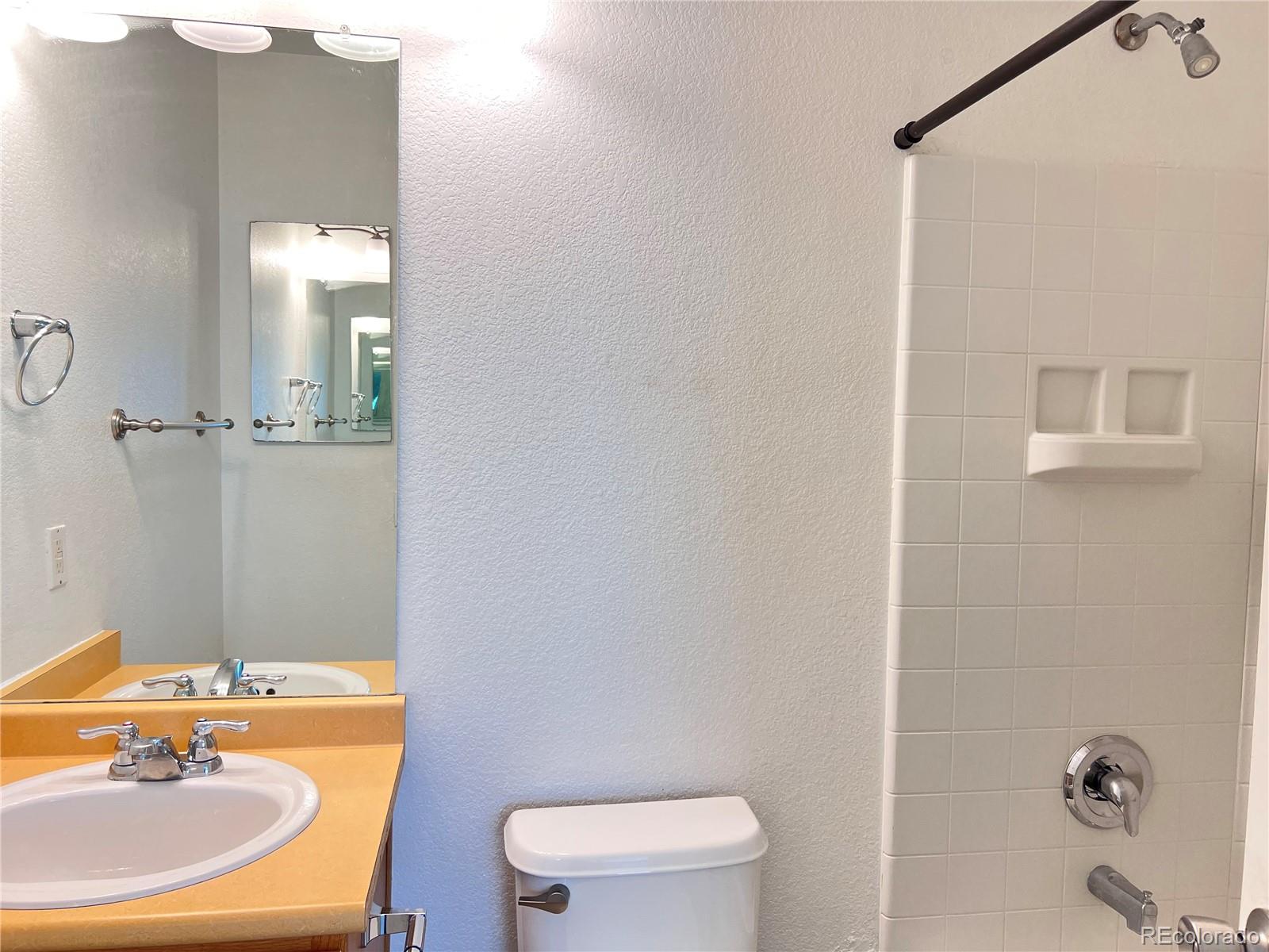 MLS Image #11 for 5566  flanders street,denver, Colorado