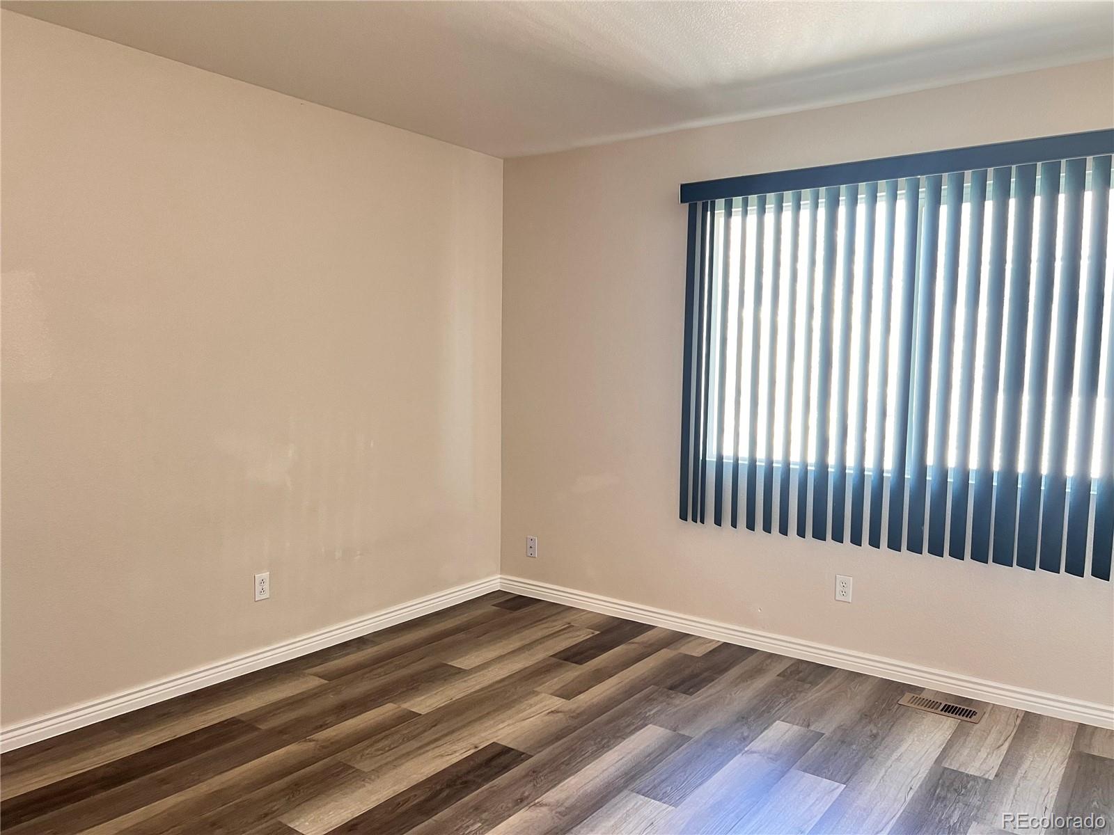 MLS Image #13 for 5566  flanders street,denver, Colorado