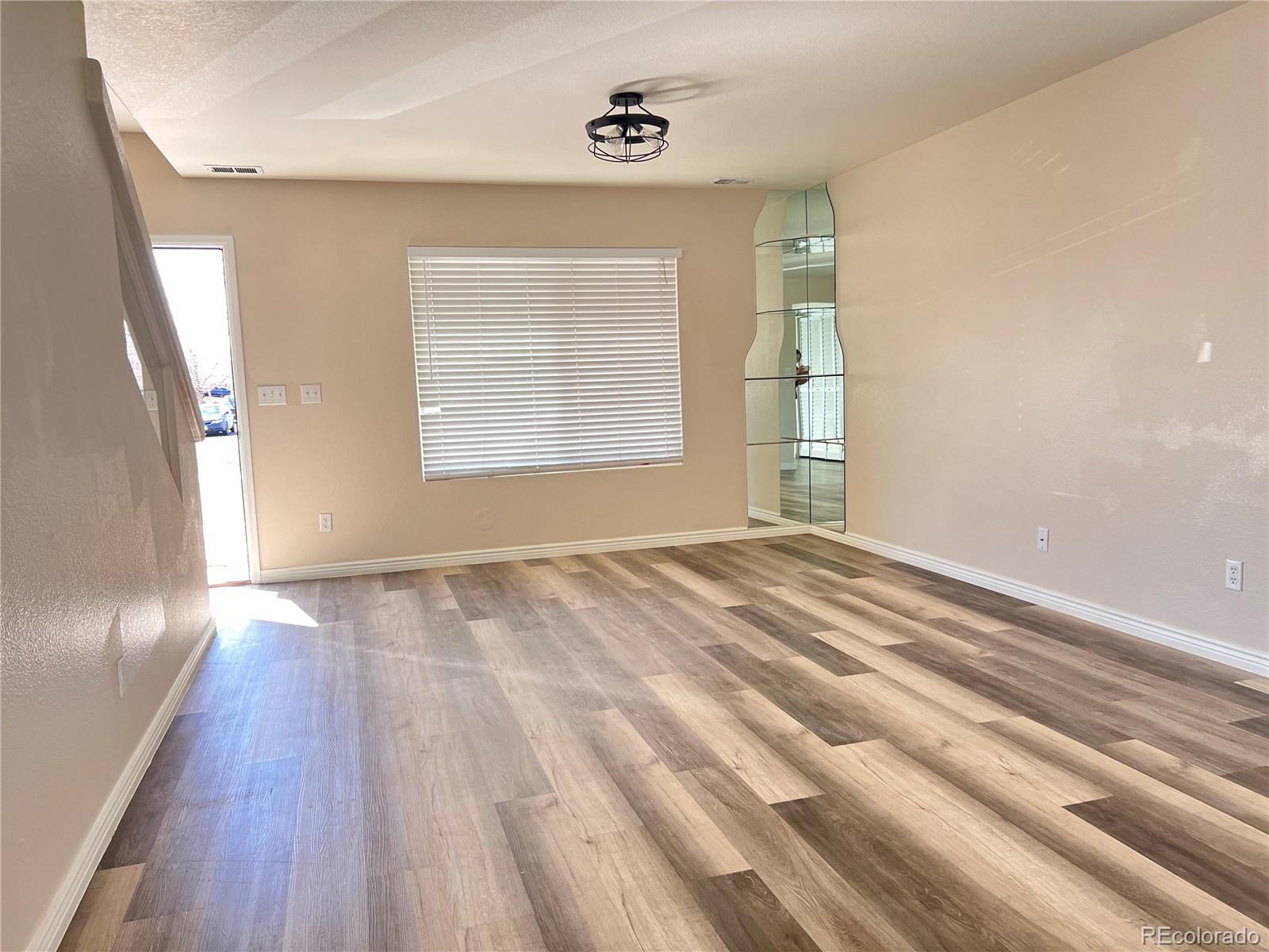 MLS Image #4 for 5566  flanders street,denver, Colorado