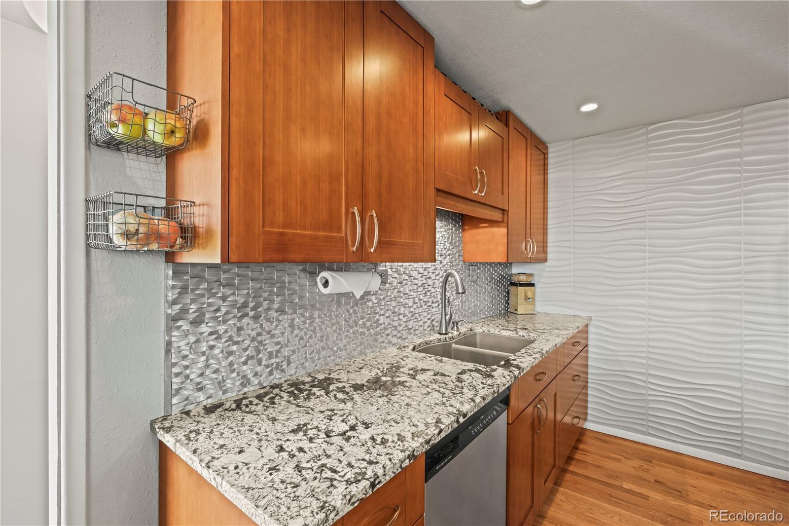 MLS Image #11 for 5485 s lakeview street,littleton, Colorado