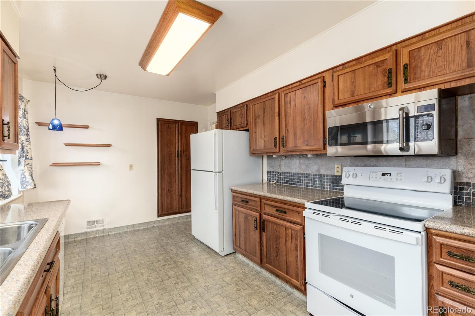 MLS Image #10 for 5582 e colorado avenue,denver, Colorado