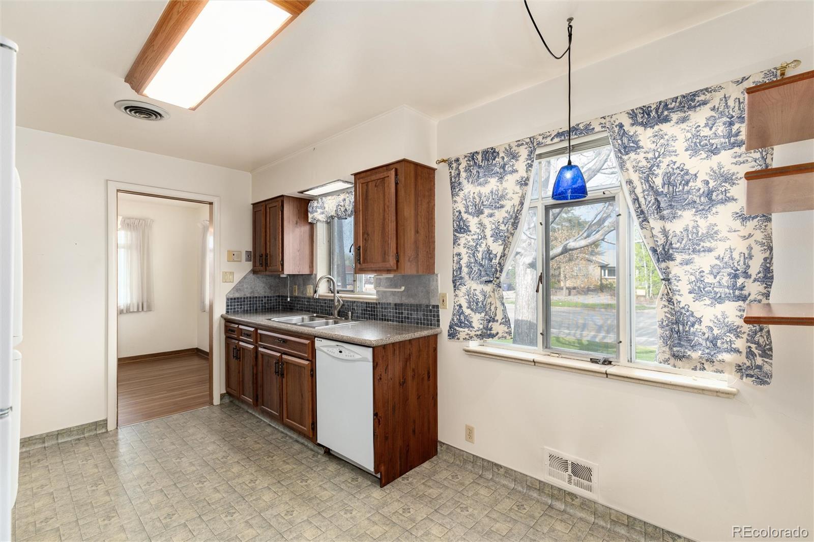 MLS Image #12 for 5582 e colorado avenue,denver, Colorado