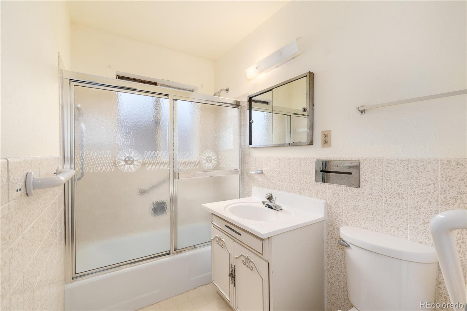 MLS Image #18 for 5582 e colorado avenue,denver, Colorado