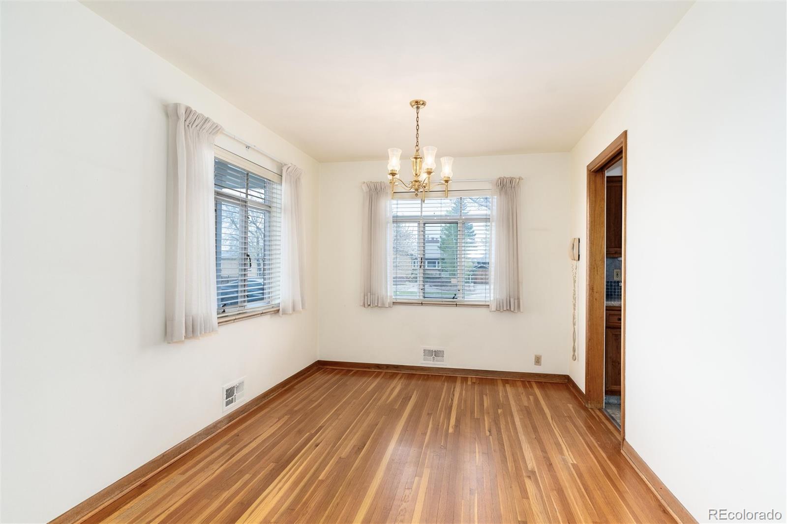 MLS Image #7 for 5582 e colorado avenue,denver, Colorado