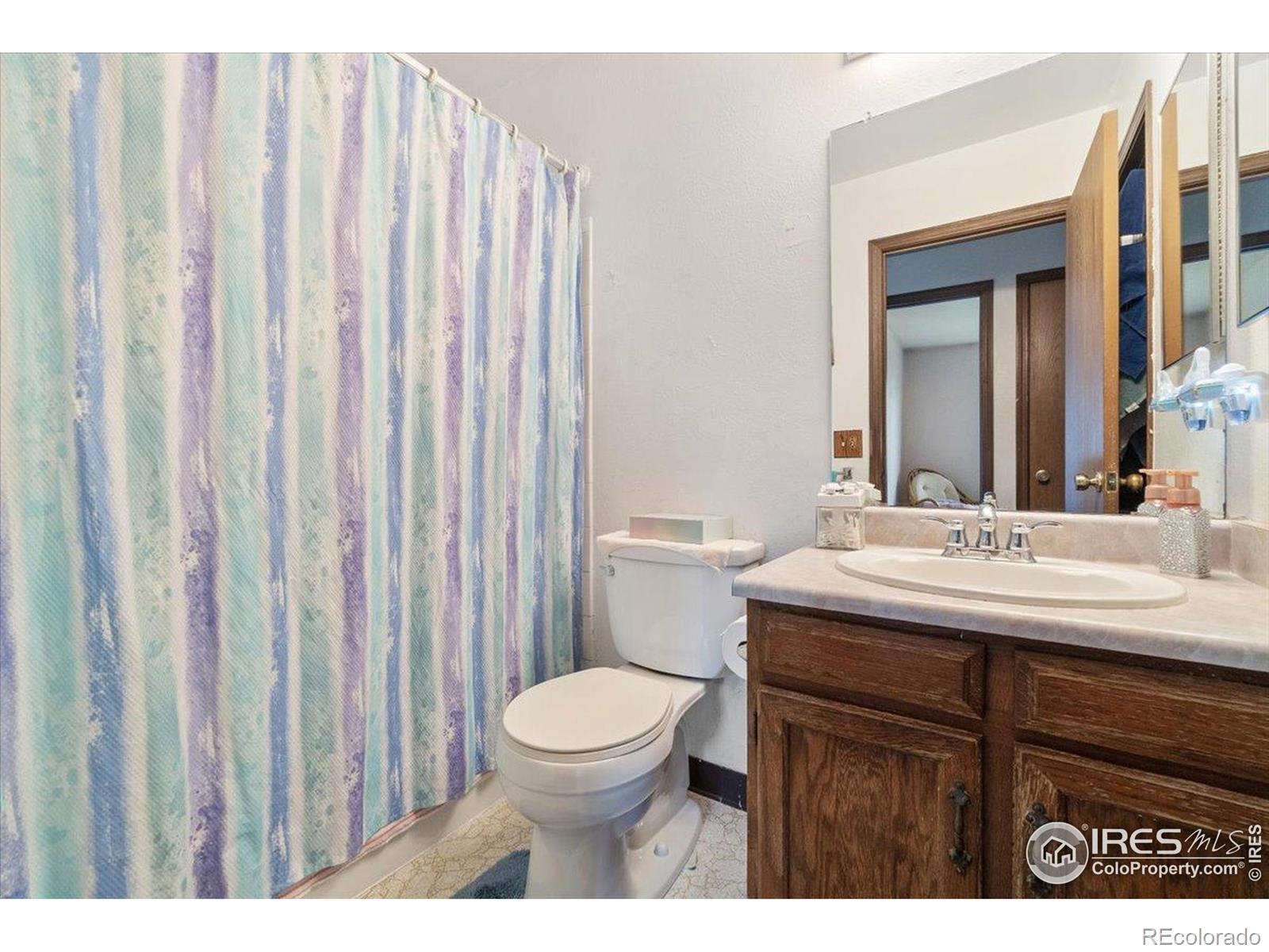 MLS Image #4 for 18030 e loyola drive,aurora, Colorado