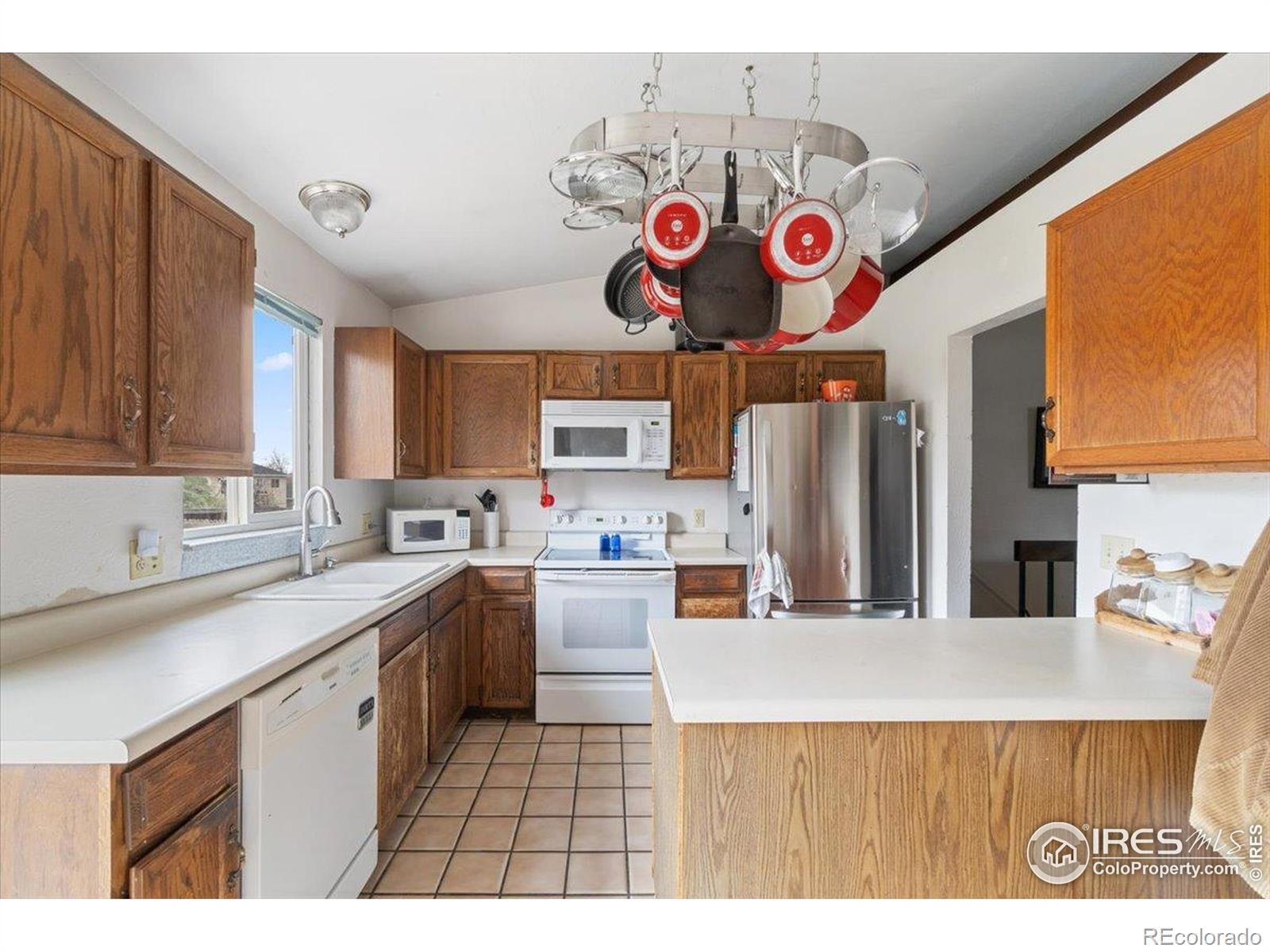 MLS Image #7 for 18030 e loyola drive,aurora, Colorado