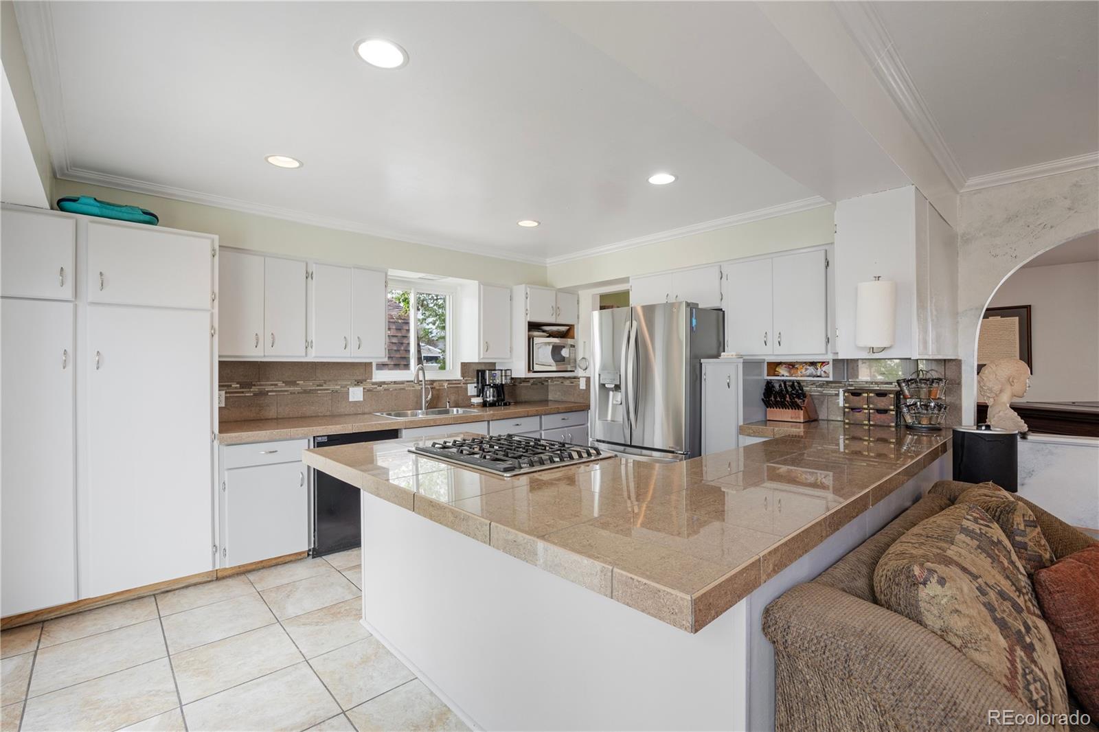 MLS Image #11 for 4650 s laredo street,aurora, Colorado