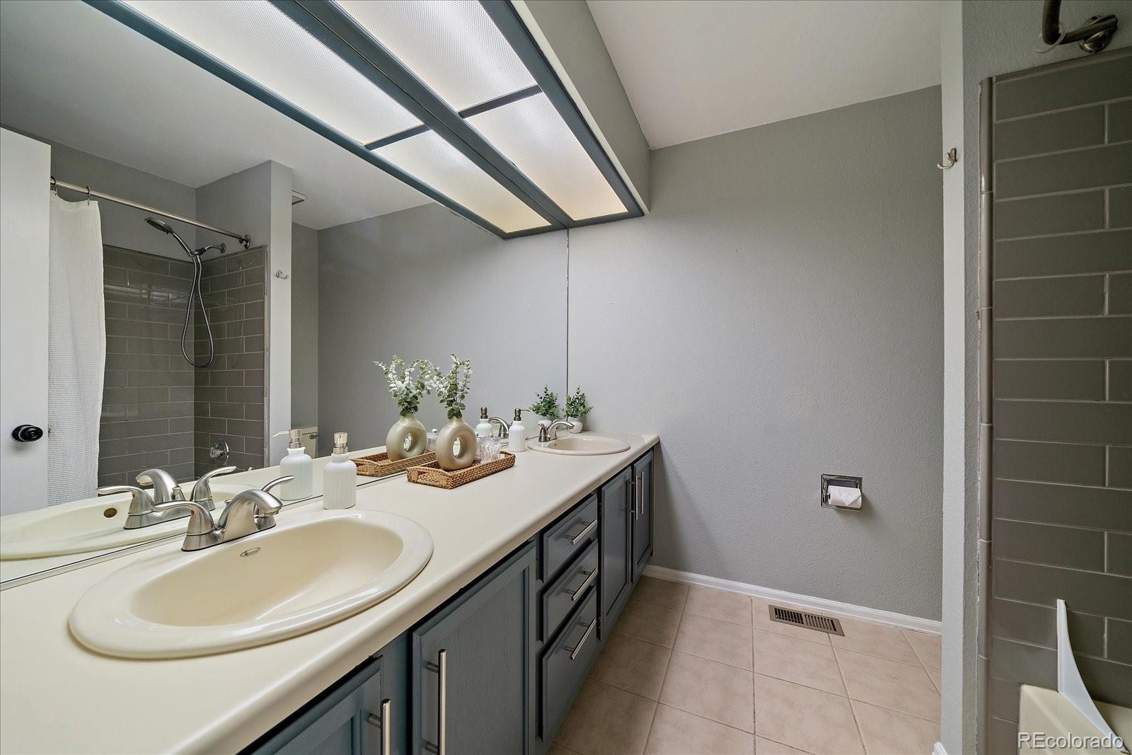 MLS Image #17 for 8508  vivian court,arvada, Colorado
