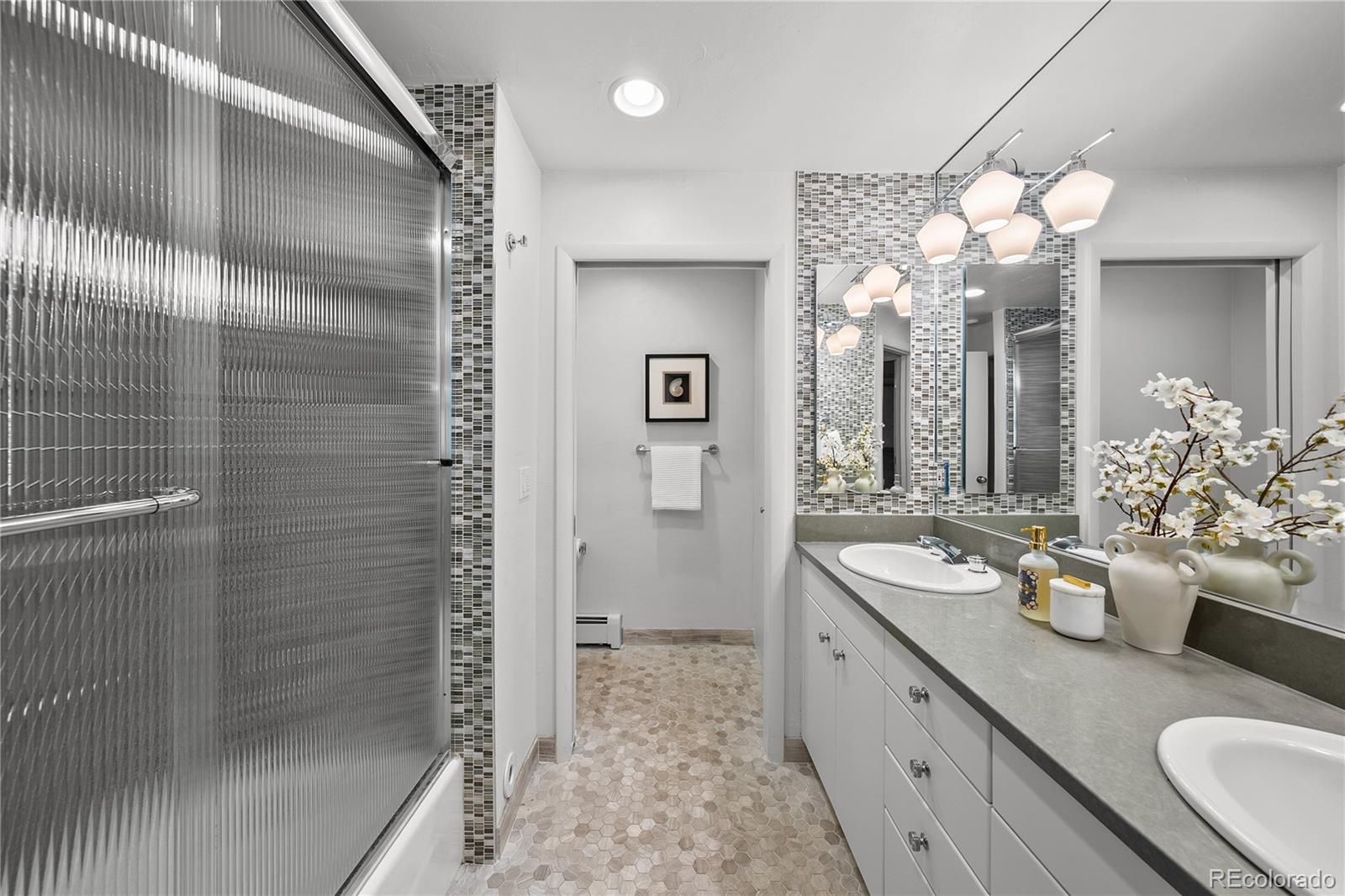 MLS Image #11 for 970 s steele street,denver, Colorado