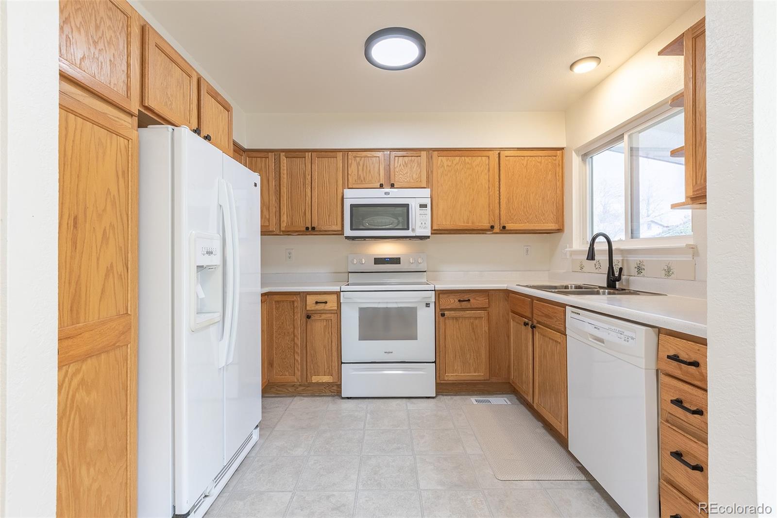 MLS Image #7 for 3892 s mission parkway,aurora, Colorado