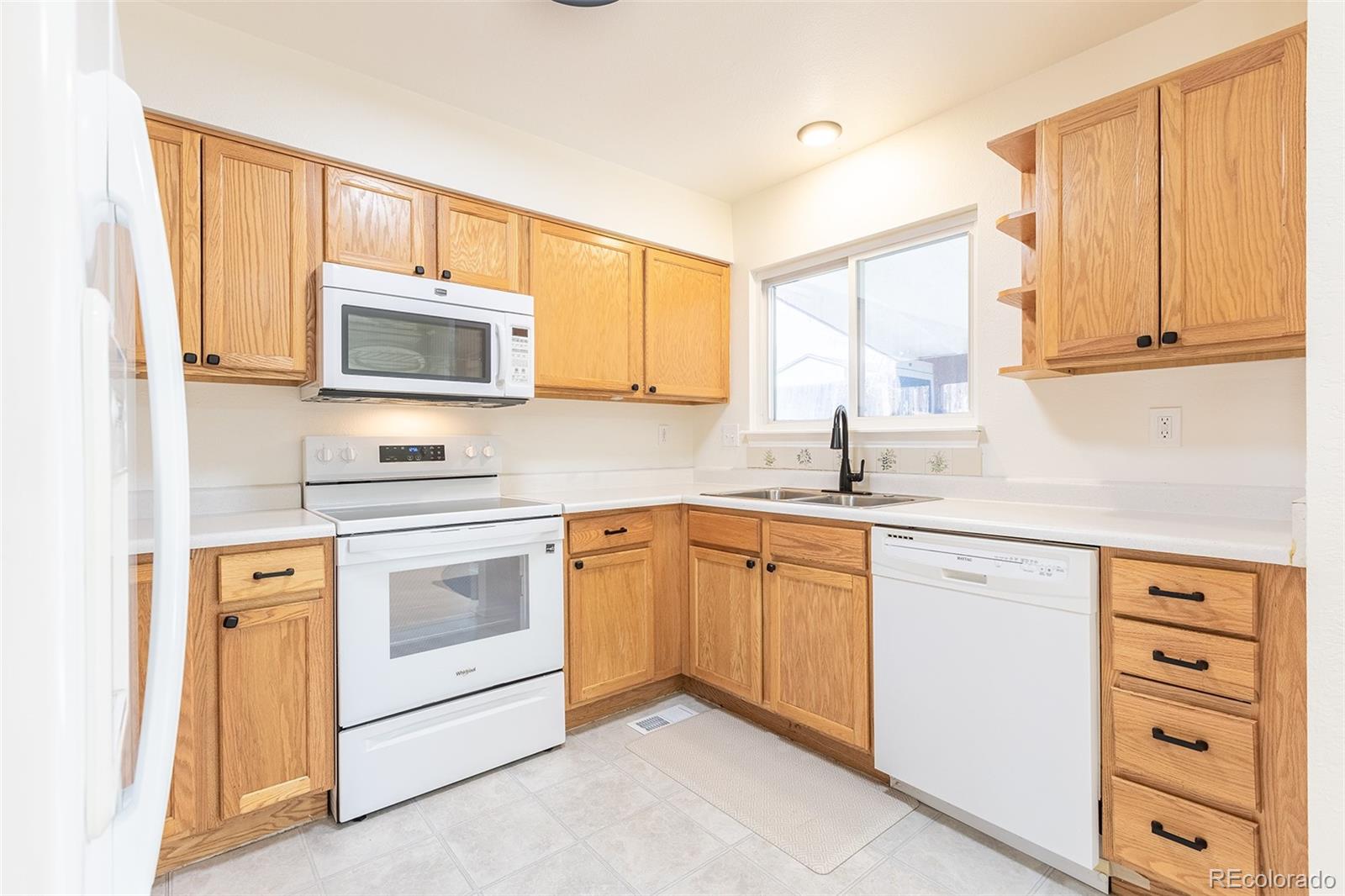 MLS Image #9 for 3892 s mission parkway,aurora, Colorado