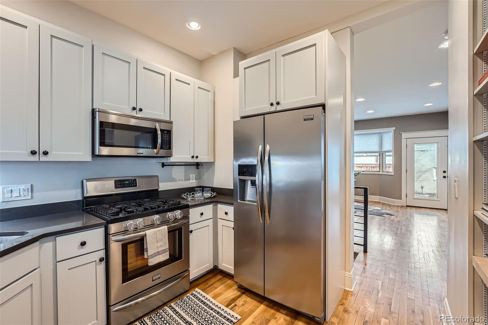 MLS Image #10 for 930 s pennsylvania street,denver, Colorado