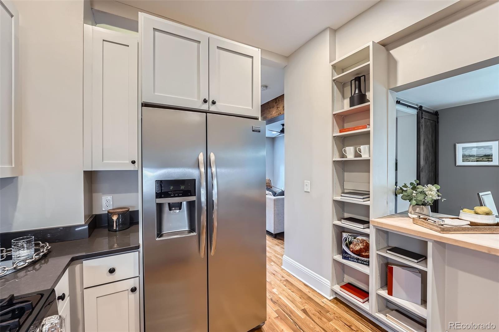 MLS Image #13 for 930 s pennsylvania street,denver, Colorado