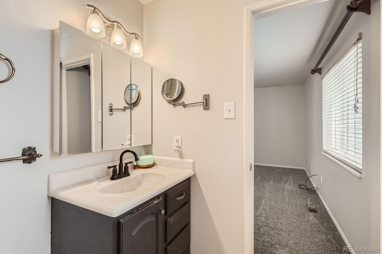 MLS Image #15 for 2221 s arbutus court,lakewood, Colorado