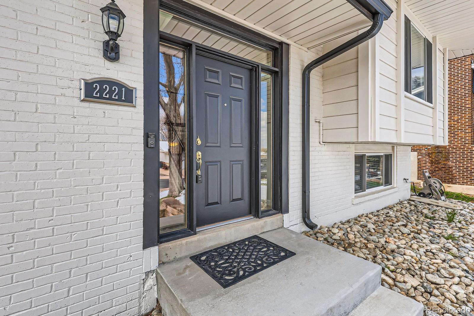 MLS Image #2 for 2221 s arbutus court,lakewood, Colorado