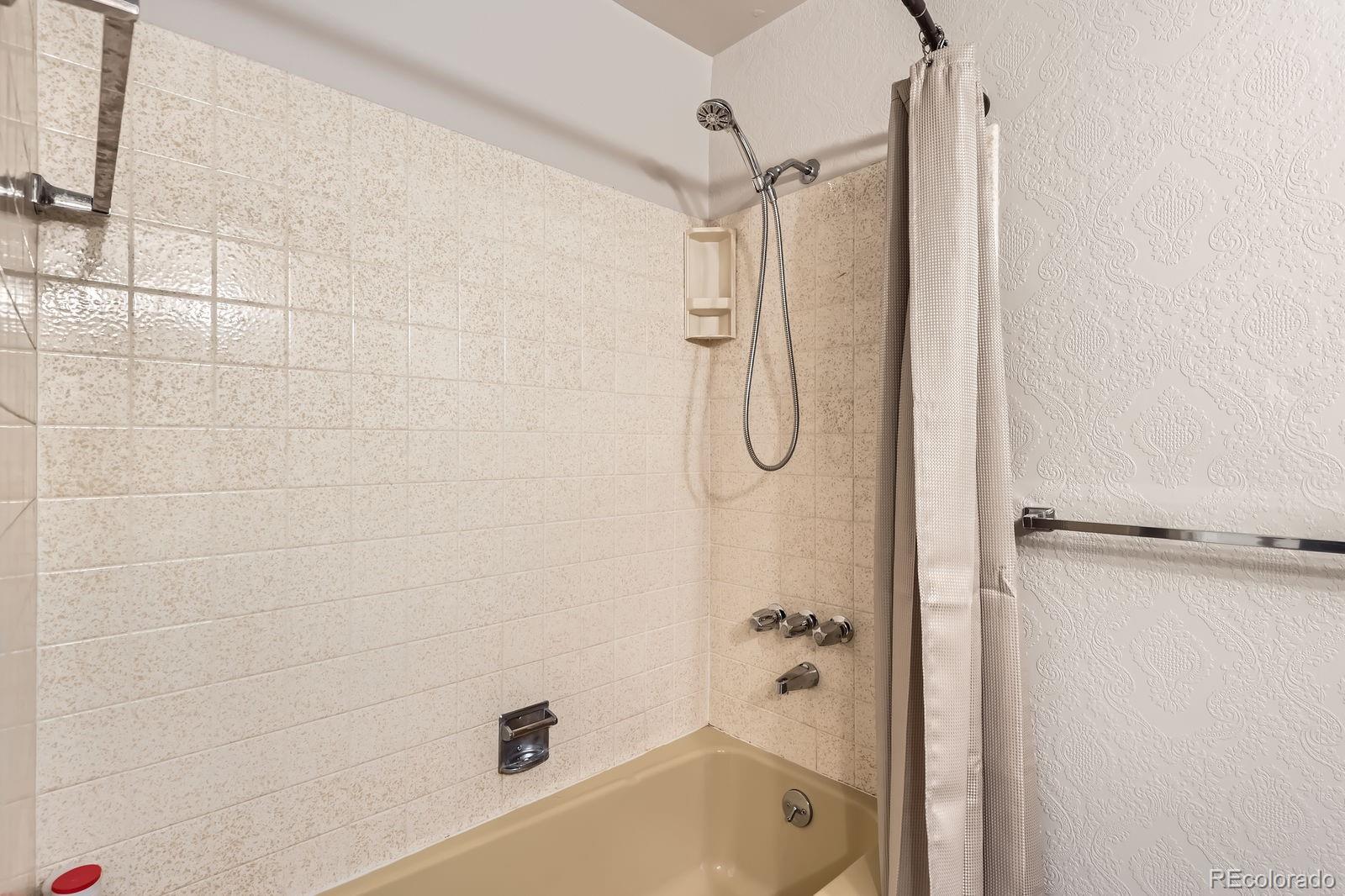 MLS Image #20 for 2221 s arbutus court,lakewood, Colorado