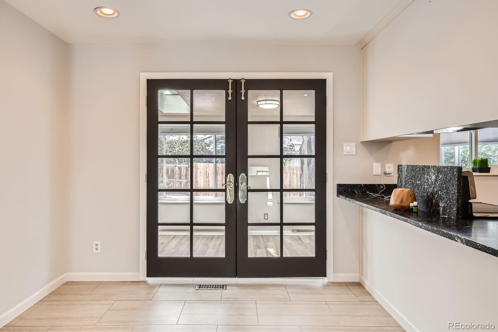 MLS Image #8 for 2221 s arbutus court,lakewood, Colorado