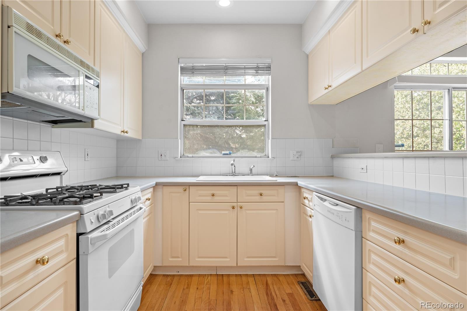 MLS Image #18 for 4069 s abilene circle,aurora, Colorado