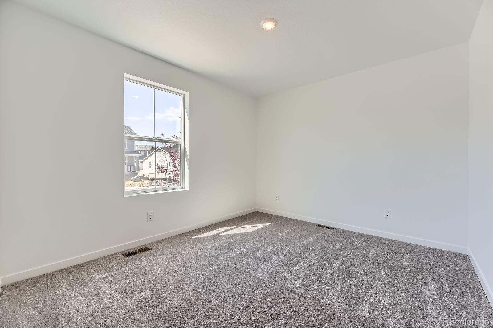 MLS Image #9 for 22015 e 39th avenue,aurora, Colorado