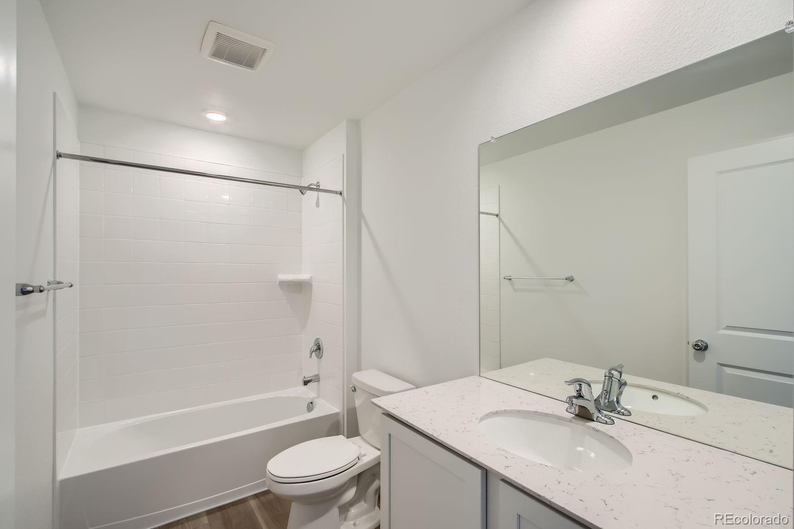 MLS Image #10 for 21964 e 39th avenue,aurora, Colorado