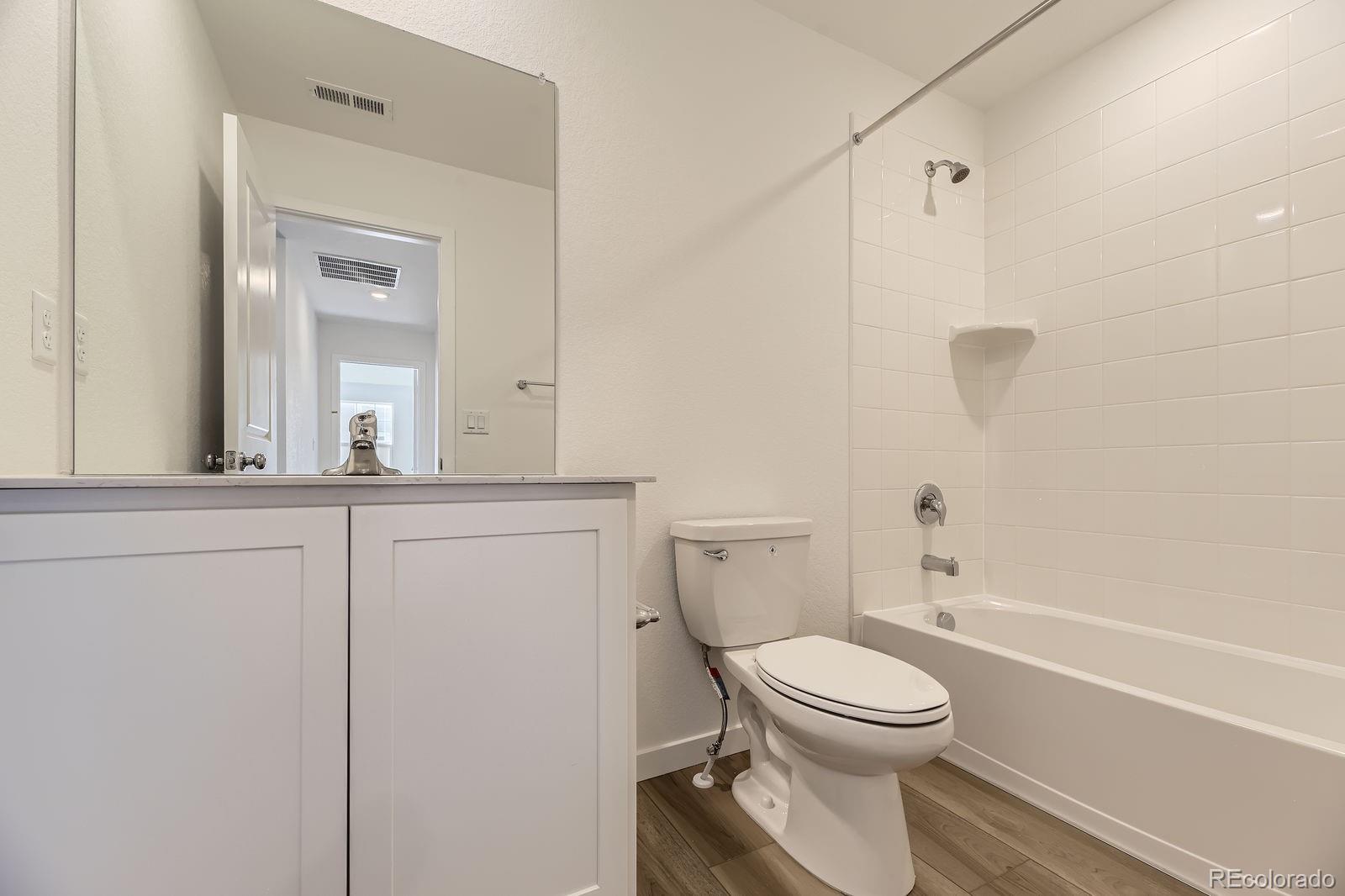 MLS Image #10 for 21994 e 39th avenue,aurora, Colorado