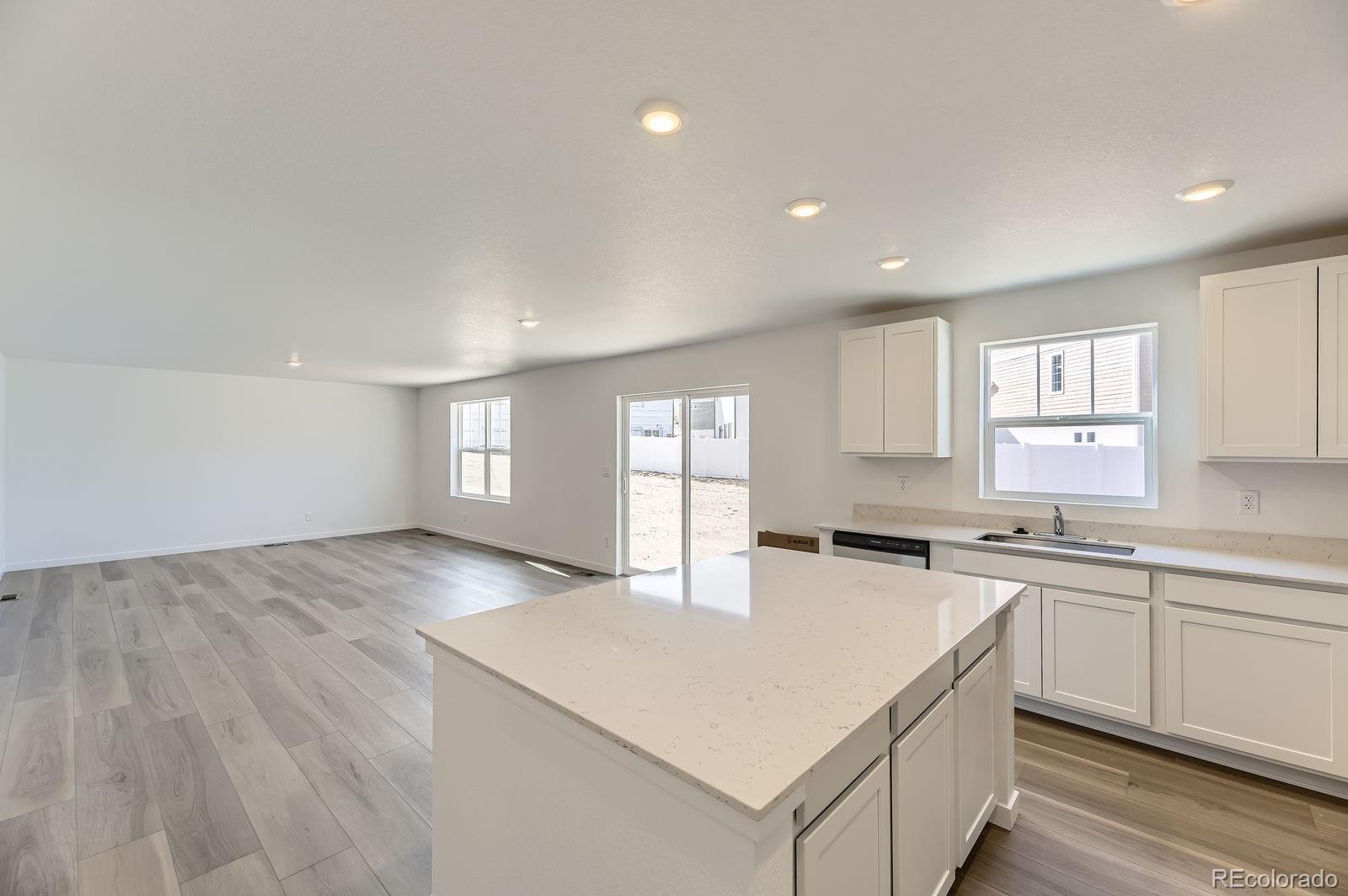 MLS Image #3 for 21994 e 39th avenue,aurora, Colorado