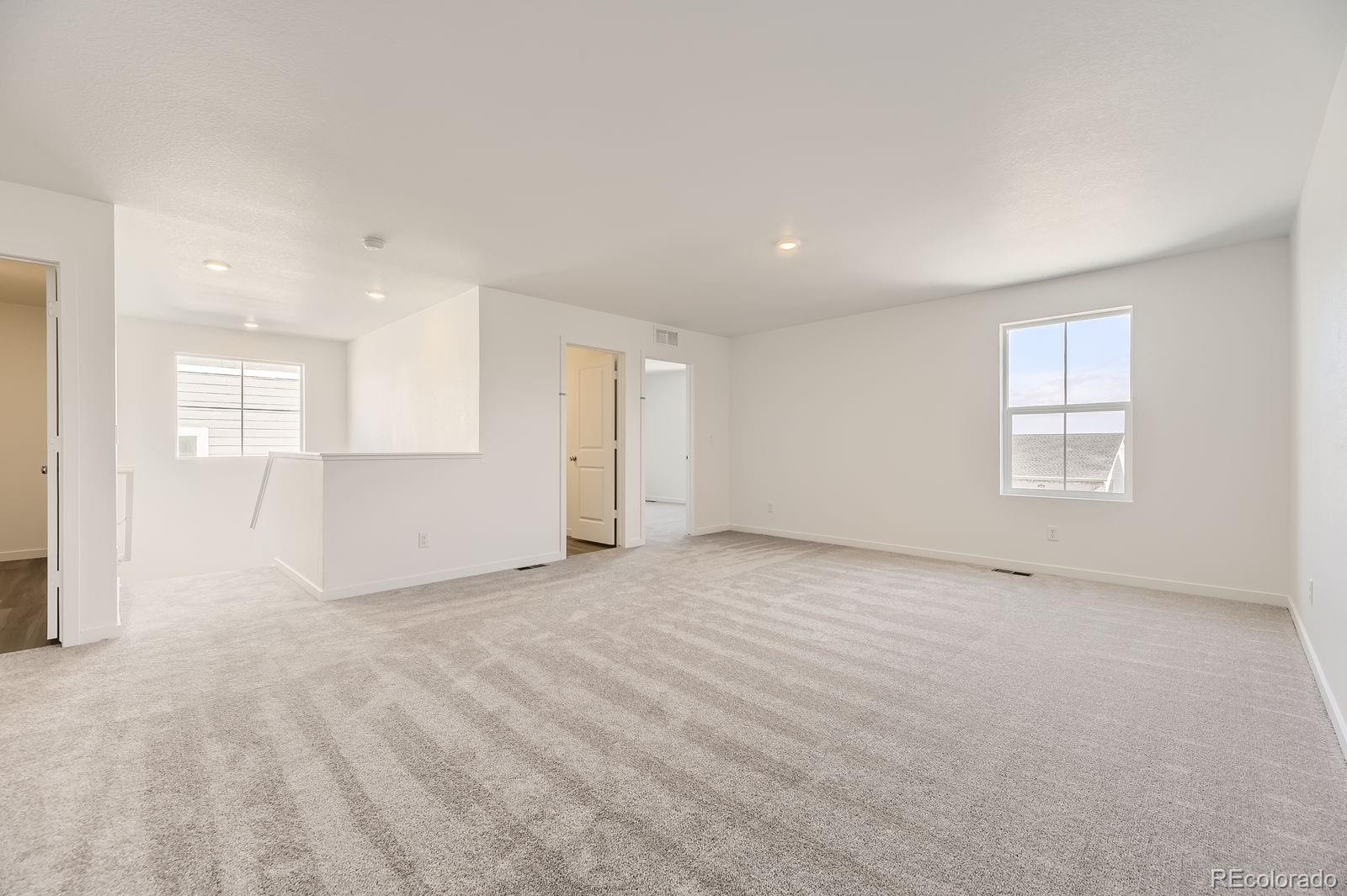 MLS Image #10 for 22014 e 39th avenue,aurora, Colorado