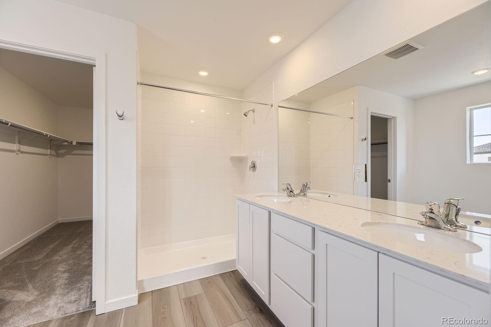 MLS Image #7 for 22014 e 39th avenue,aurora, Colorado