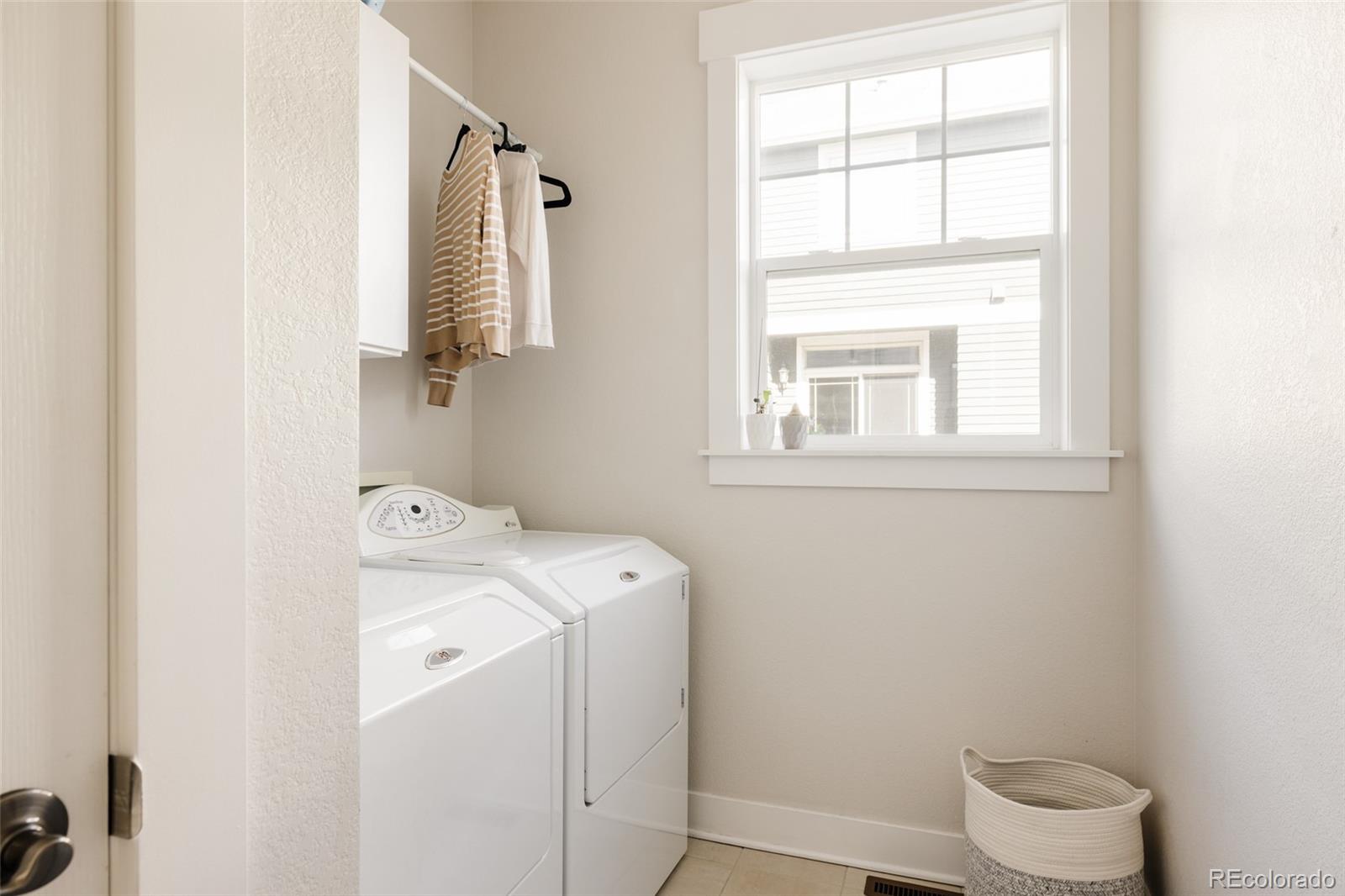 MLS Image #17 for 7382 e 8th place,denver, Colorado