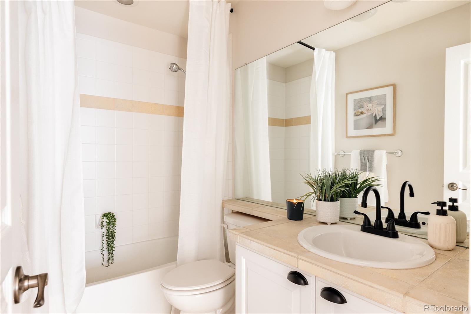 MLS Image #27 for 7382 e 8th place,denver, Colorado