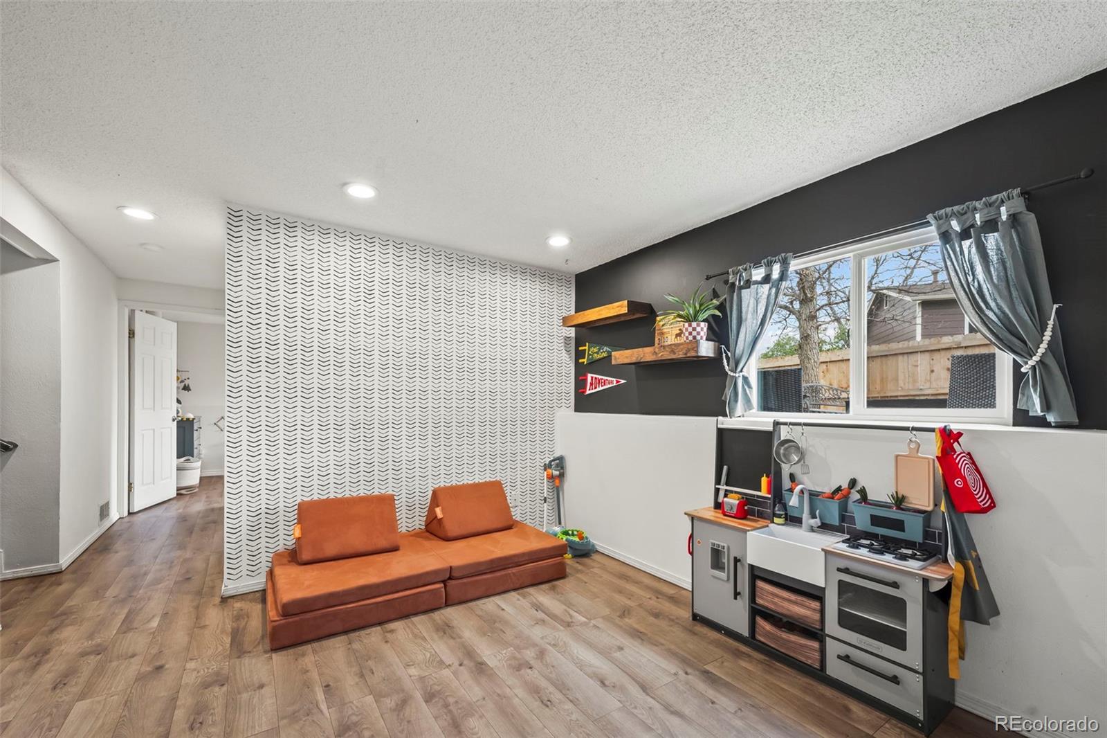 MLS Image #11 for 8896 w teton circle,littleton, Colorado