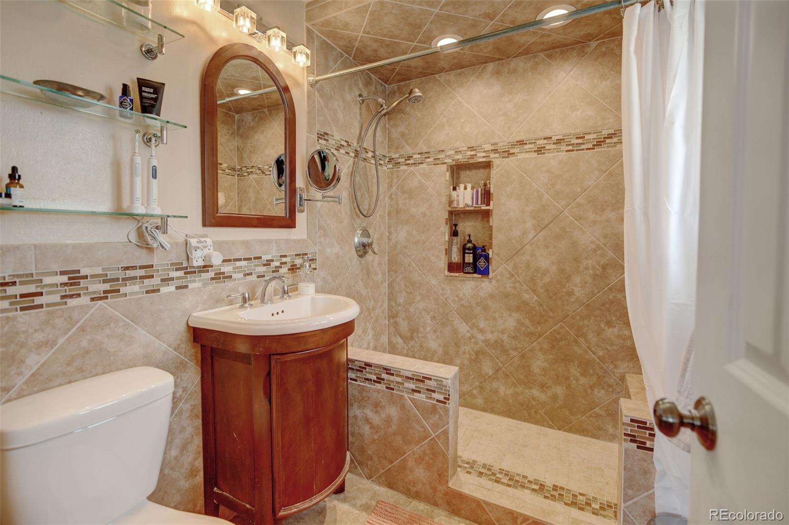 MLS Image #12 for 1425 s newport street,denver, Colorado
