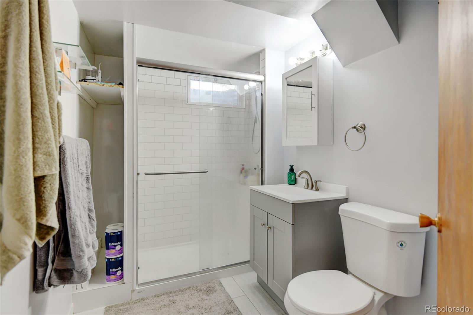 MLS Image #19 for 1425 s newport street,denver, Colorado
