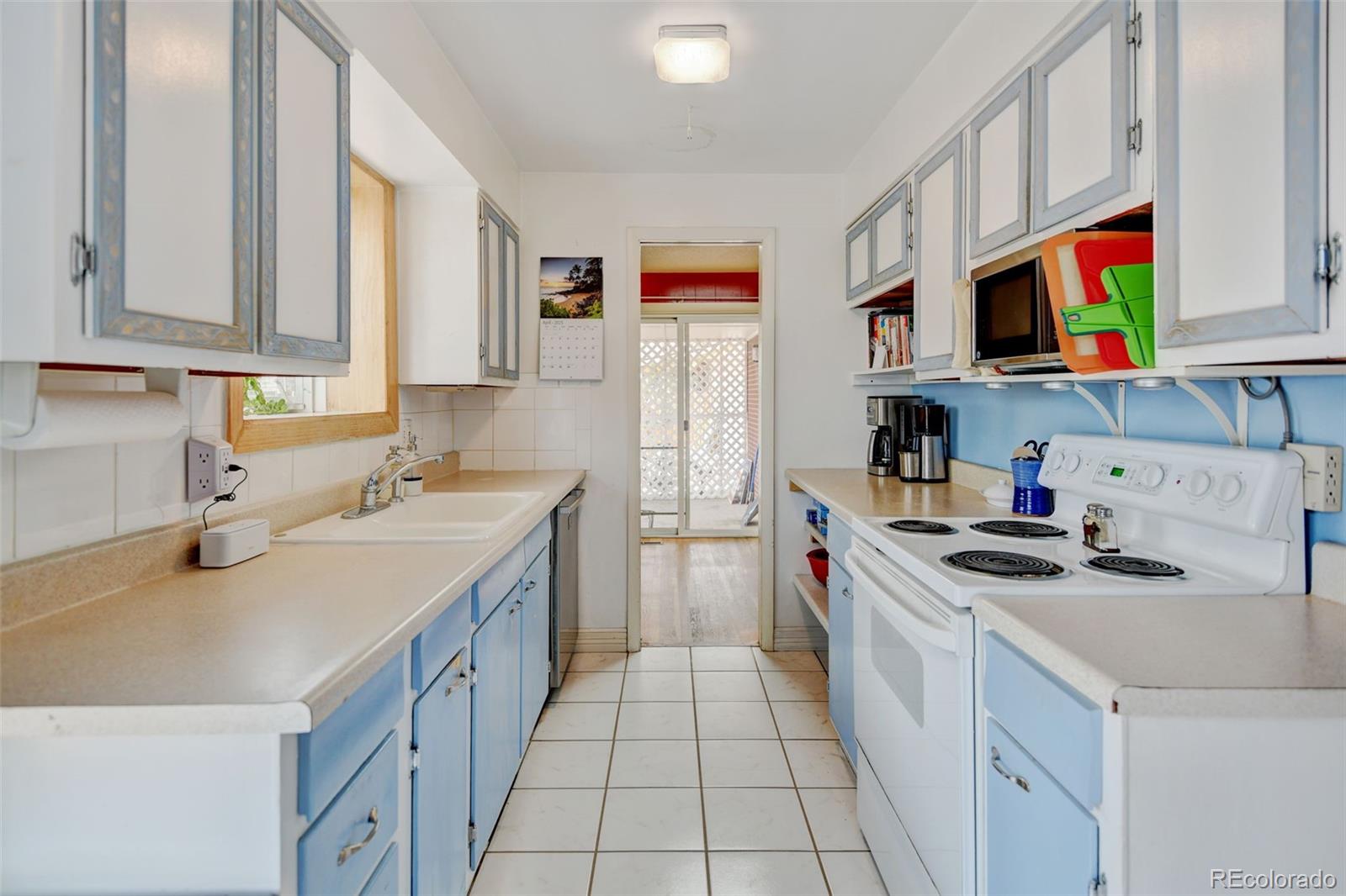 MLS Image #8 for 1425 s newport street,denver, Colorado