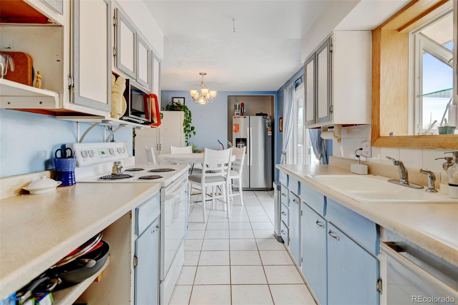 MLS Image #9 for 1425 s newport street,denver, Colorado