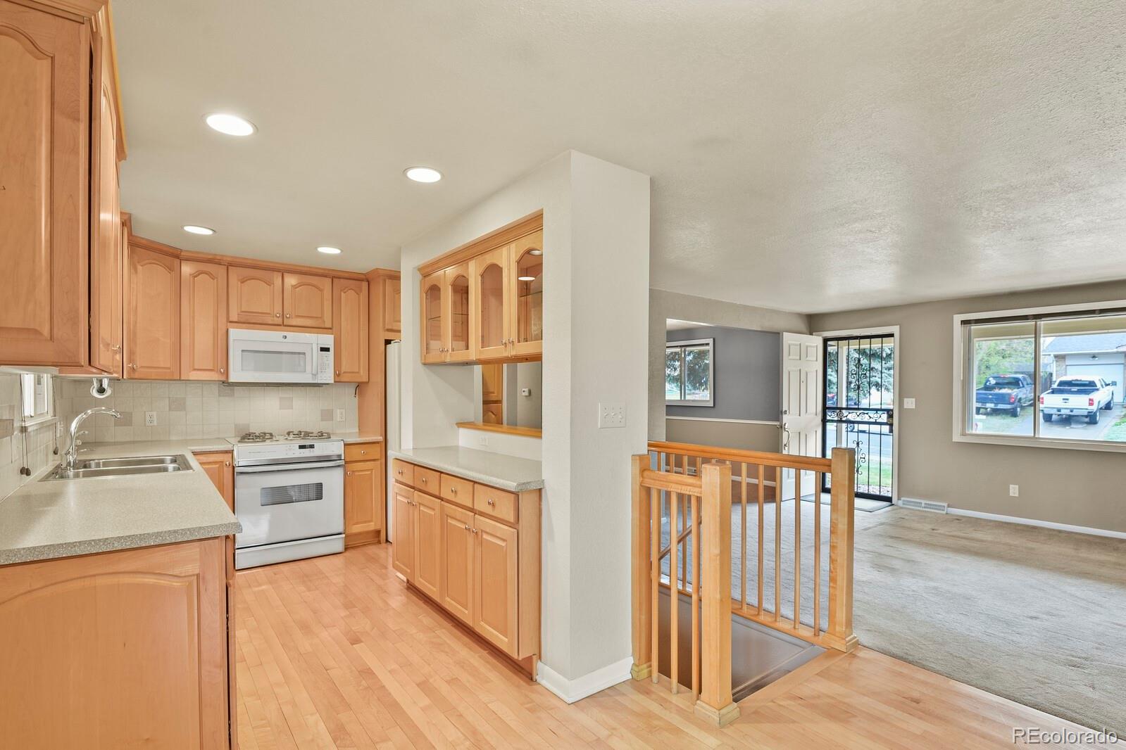 MLS Image #3 for 6650 w 70th avenue,arvada, Colorado